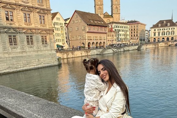 TRUDNA POZNATA INFLUENSERKA Čeka drugo dete: "Naša ljubav se umnožava"