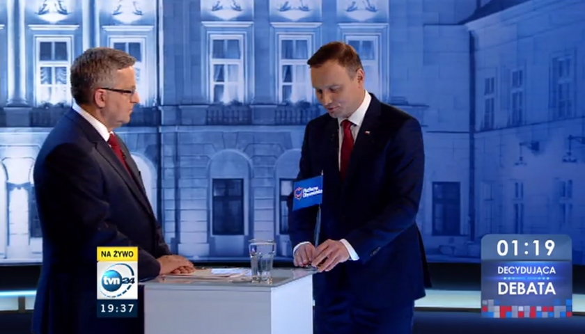 Kłótnia o flagę PO podczas debaty w TVN