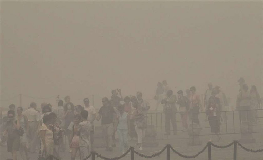 Gęsty smog sparaliżował międzynarodowe lotniska w stolicy Rosji