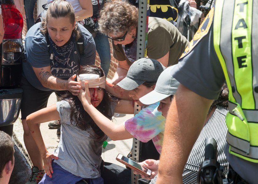 Samochód wjechał w tłum w Charlottesville. Są ranni