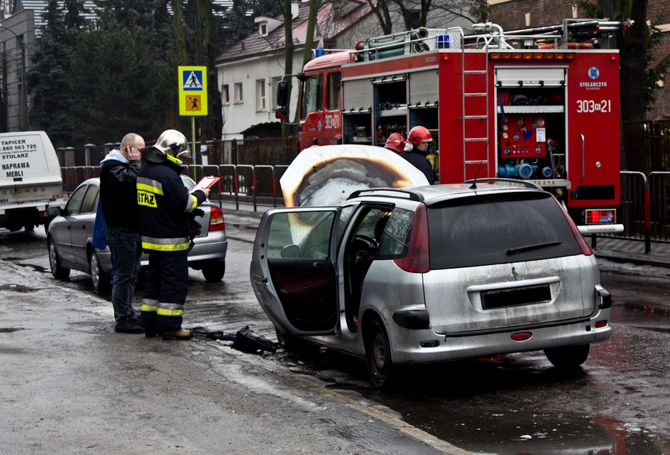 Pożar samochodu w Krakowie, fot. Robert Kulig/ Onet