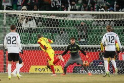 Koszmarny debiut Papszuna. W Legii zmienił się trener, ale wyniki zostały po staremu