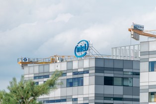 Inwestycja Intela pod Wrocławiem zagrożona? Może chodzić o tysiące miejsc pracy