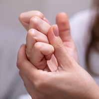 Ujjropogtatás - tudja meg, hogy okozhat-e gondokat vagy sem