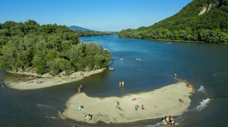 Szabadstrand a Szigetspiccnél/Fotó:MTI-Mohai Balázs