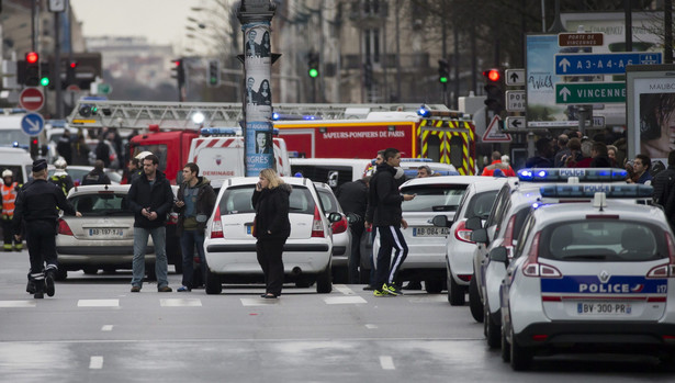 Po zamachu na redakcję "Charlie Hebdo" w 6 językach