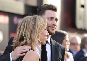 Glumac ima 35, njegova supruga 59 godina: Mnogi ih osuđuju, veza traje deceniju i po 