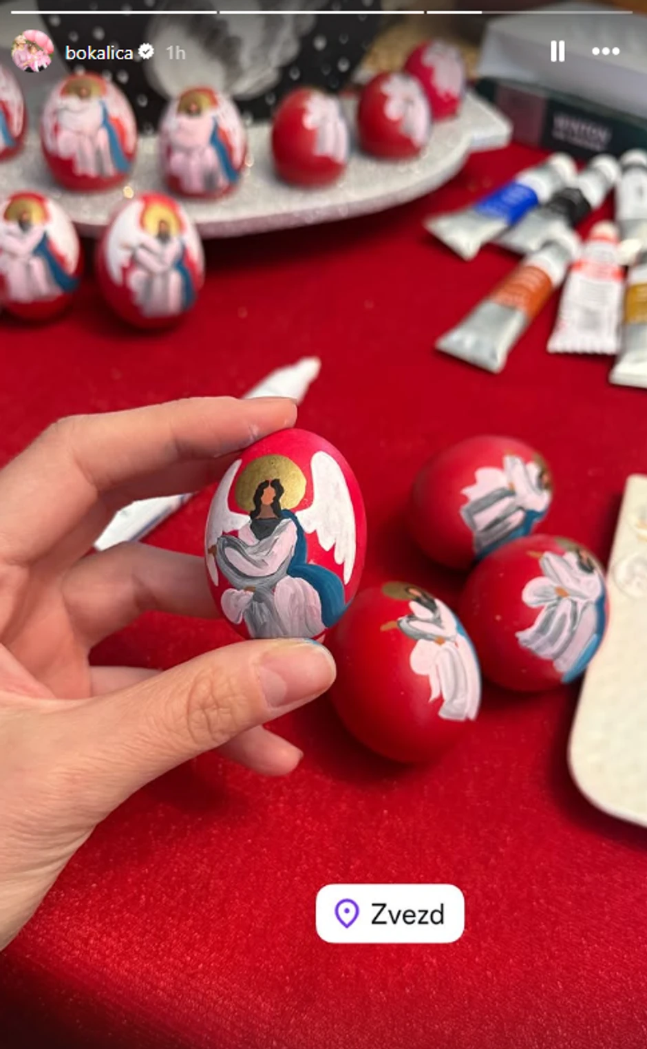 Bojana pokazala jaja sa duhovnom porukom