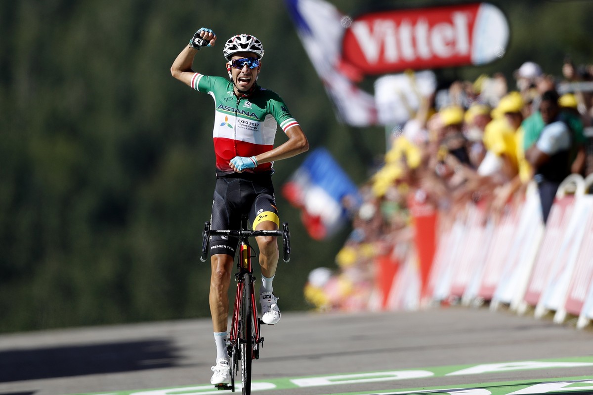 Tour de France: Aru wygrał 5. etap, Majka był 12., Froome nowym liderem