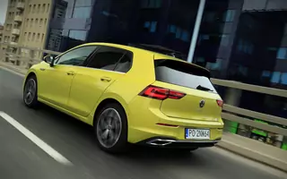 Nowy Volkswagen Golf 1.5 eTSI DSG – kompakt cyfrowej ery