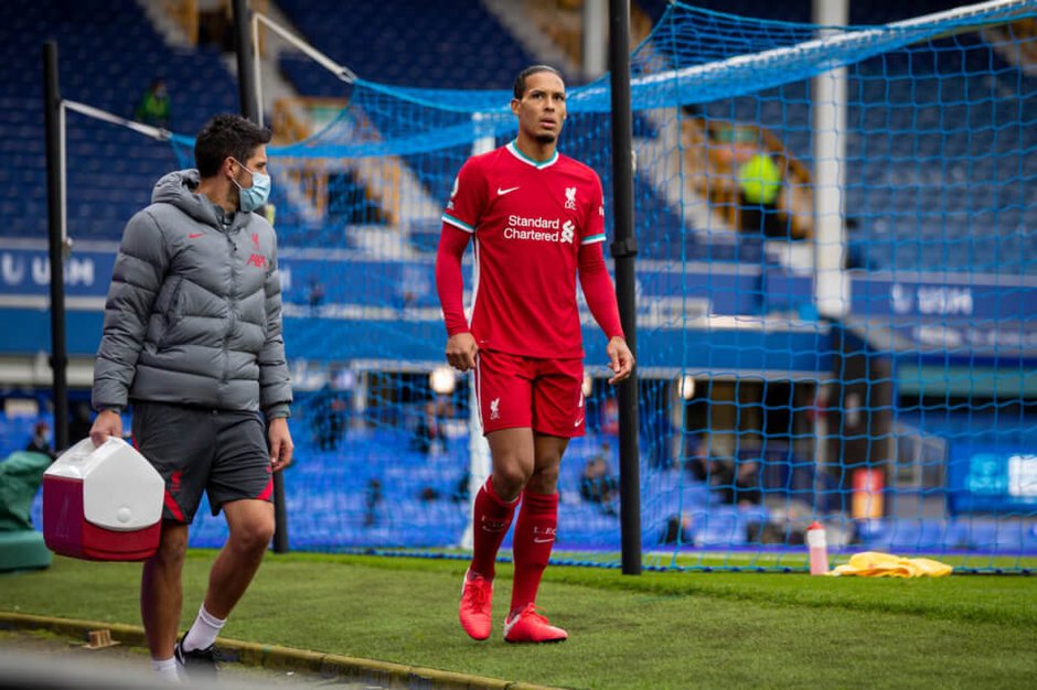 Virgil Van Dijk w meczu z Evertonem