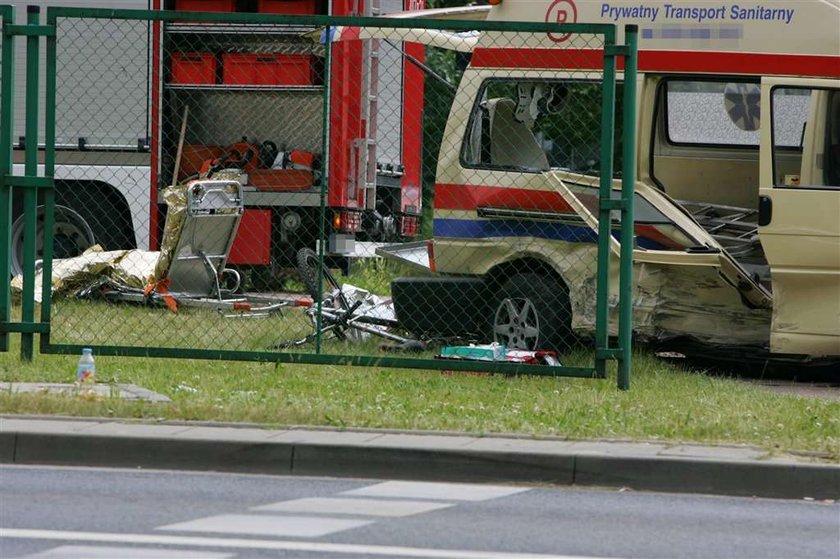 Tragiczny wypadek karetki. 2 osoby nie żyją