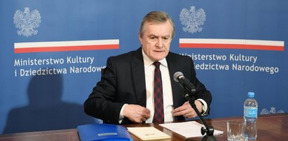 Gliński pokrętnie tłumaczy się z nagród. I zarzuca nam kłamstwo!