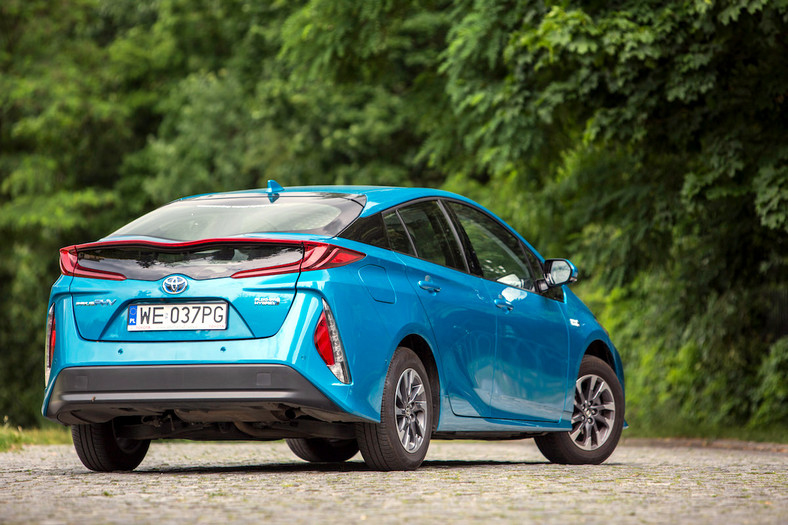 Toyota Prius 1.8 Plug-in Hybrid/122 KM, 142 Nm