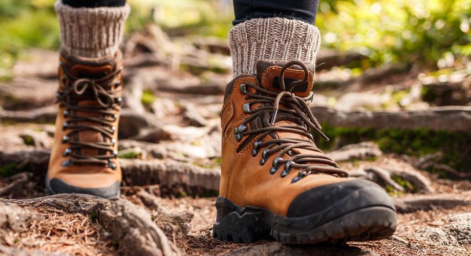 Potężne zniżki na buty trekkingowe. Wytrzymałe jak skała, nic nie uwiera