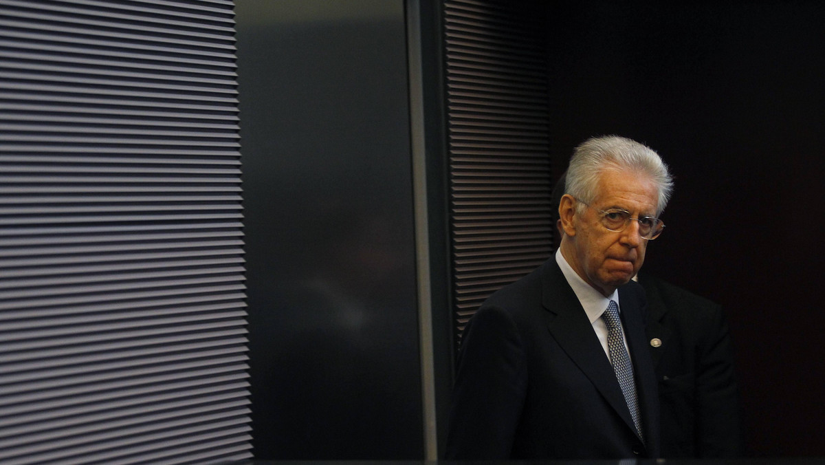 Premier Włoch Mario Monti zapewnił w czwartek krajową agencję podatkową o pełnym poparciu jego rządu dla jej działań i potępił serię aktów przemocy i wandalizmu w jej filiach w kilku miastach. Monti odwiedził główną siedzibę agencji w Rzymie.
