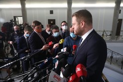 Czym jest SPOOFING i jak działają ataki? Cieszyński WYJAŚNIA