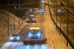 Zima w Polsce nie odpuszcza. IMGW ostrzega, GDDKiA podaje najnowsze informacje