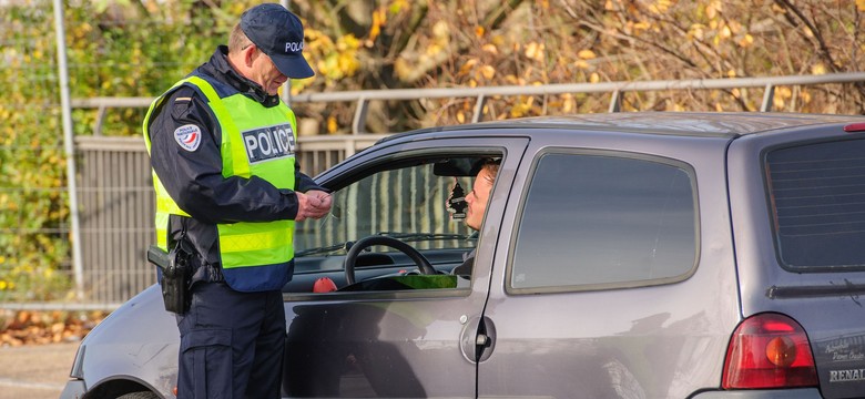 Dziewięciu zamachowców z Paryża? Francuskie władze na razie nie potwierdzają