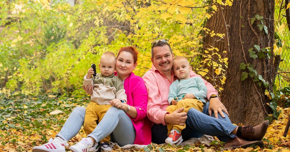 Mindent feladnak kisfiuk gyógyulásáért: kísérleti terápia mentheti meg a 4 éves Dusán életét
