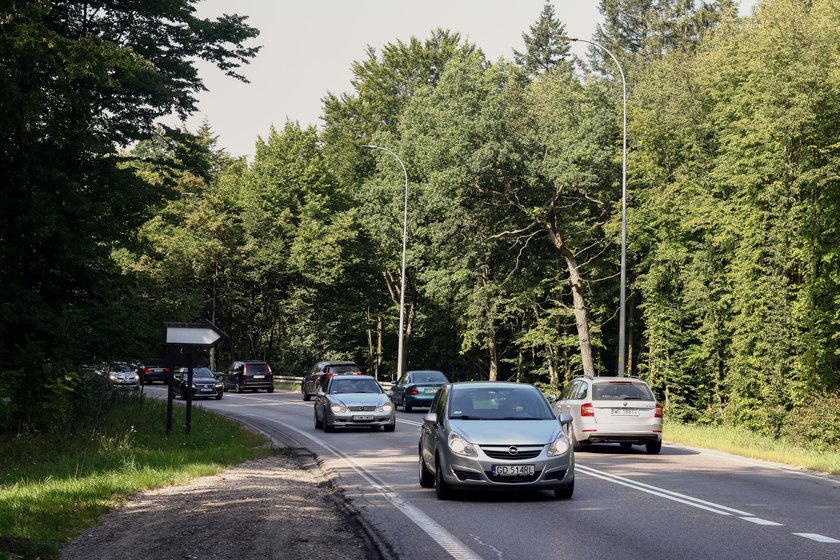 Szorstki asfalt ma zapobiec wypadkom