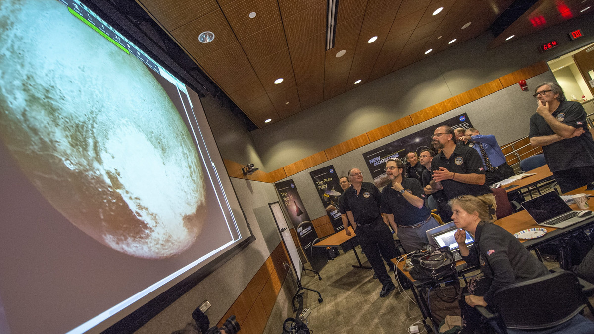 NASA publikuje kolejne zdjęcia przesyłane przez sondę New Horizons