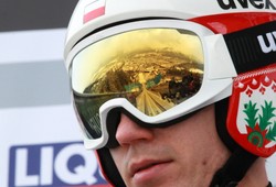 TCS: Kubacki siódmy, słaby skok Stocha. Kobayashi najlepszy w kwalifikacjach w Innsbrucku