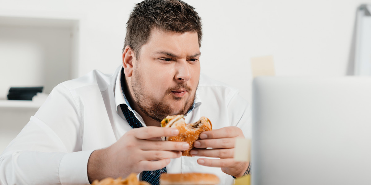Co jest przyczyną otyłości? Czy tylko objadanie się ponad miarę? Raport amerykańskich lekarzy z Bostonu wskazuje na innego winnego: węglowodany proste, szczególnie te wysokoprzetworzone.
