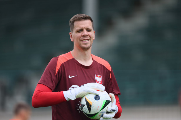 Piłkarz reprezentacji Polski Wojciech Szczęsny podczas treningu drużyny w Hanowerze