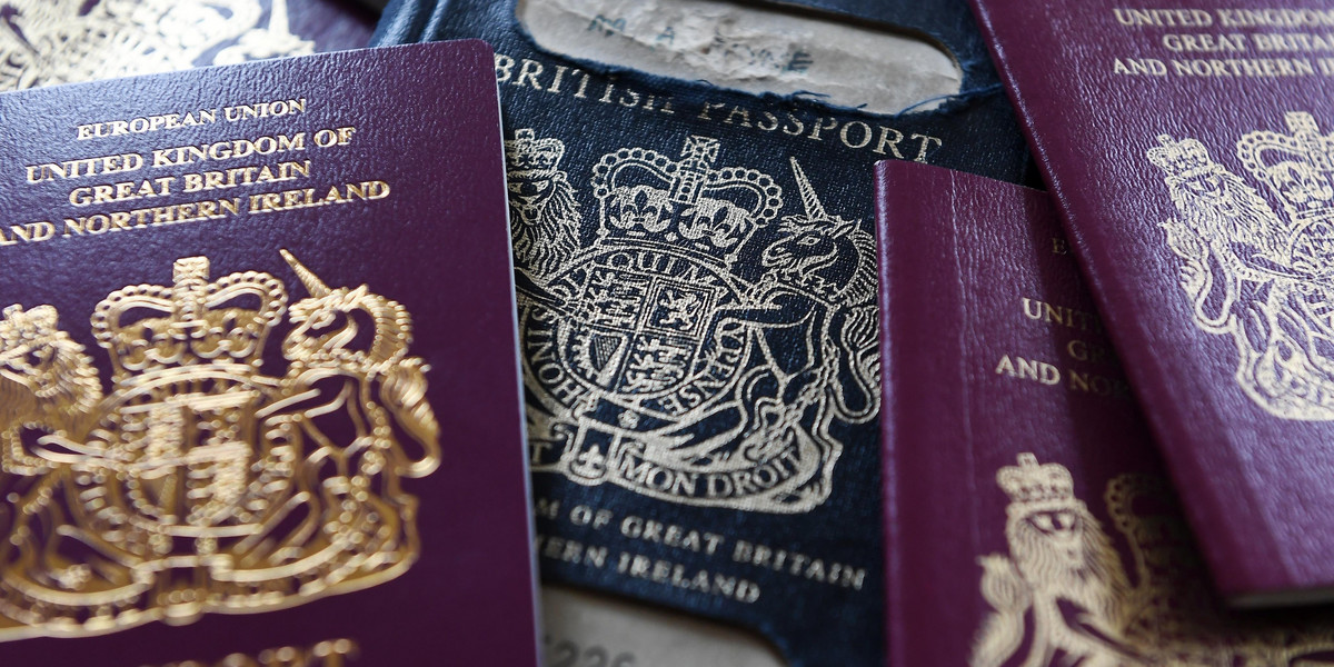 Daily Mail: Blue Passport produkowany w Polsce w złych warunkach