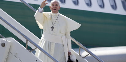 Kancelaria Szydło znalazła samolot dla papieża. Za pół miliona