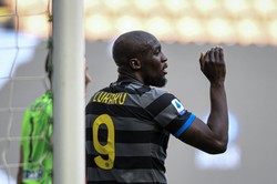 Wirusolodzy załamują ręce po ekscesach kibiców w Mediolanie