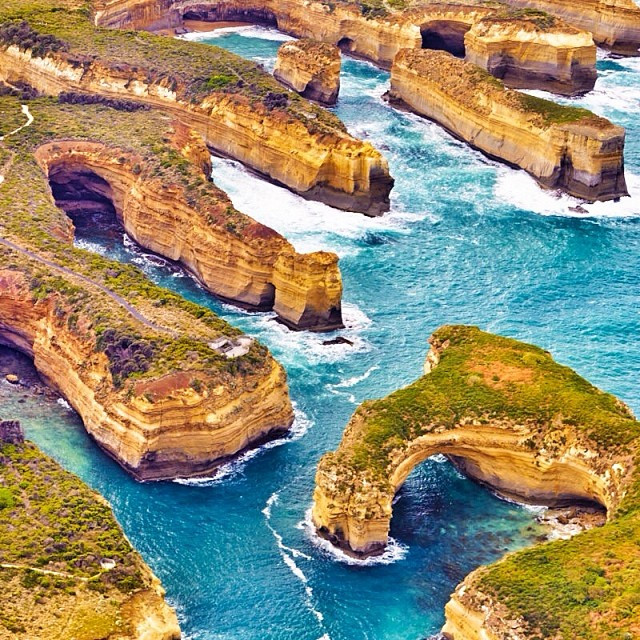 Elisa Detrez - strażnik parku w Queensland; na zdjęciu: wybrzeże przy Great Ocean Road