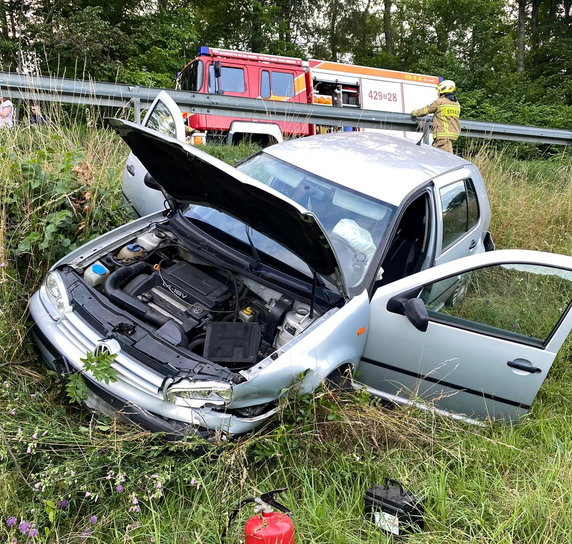 Wypadek drogowy na trasie Złocieniec-Siemczyno. Foto: Adrian Rozpłoch