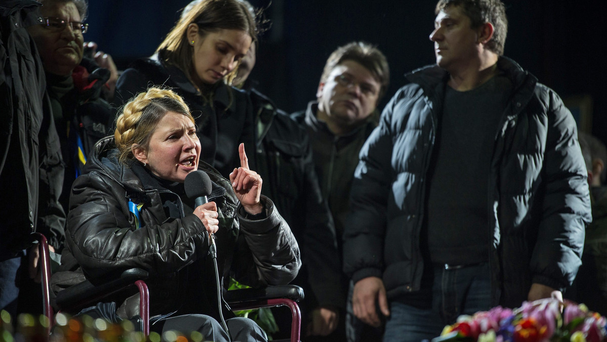 Pojawienie się Julii Tymoszenko w piątek na kijowskim Majdanie oznacza koniec poprzedniego reżimu na Ukrainie. Nie oznacza jednak, że ona sama stanie na czele nowych władz – ocenia brytyjski "Times", nazywając byłą premier postacią kontrowersyjną.