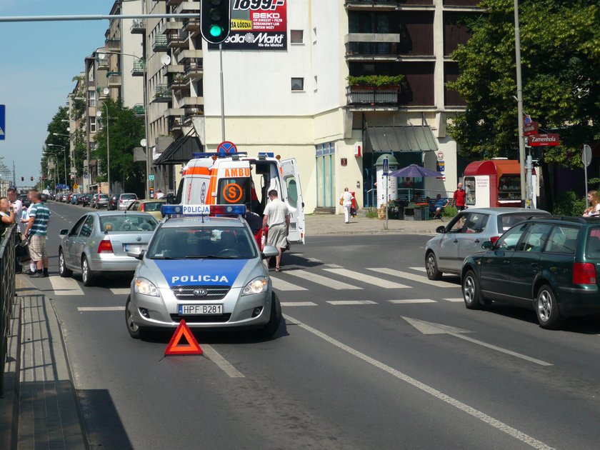 radiowóz na ulicy