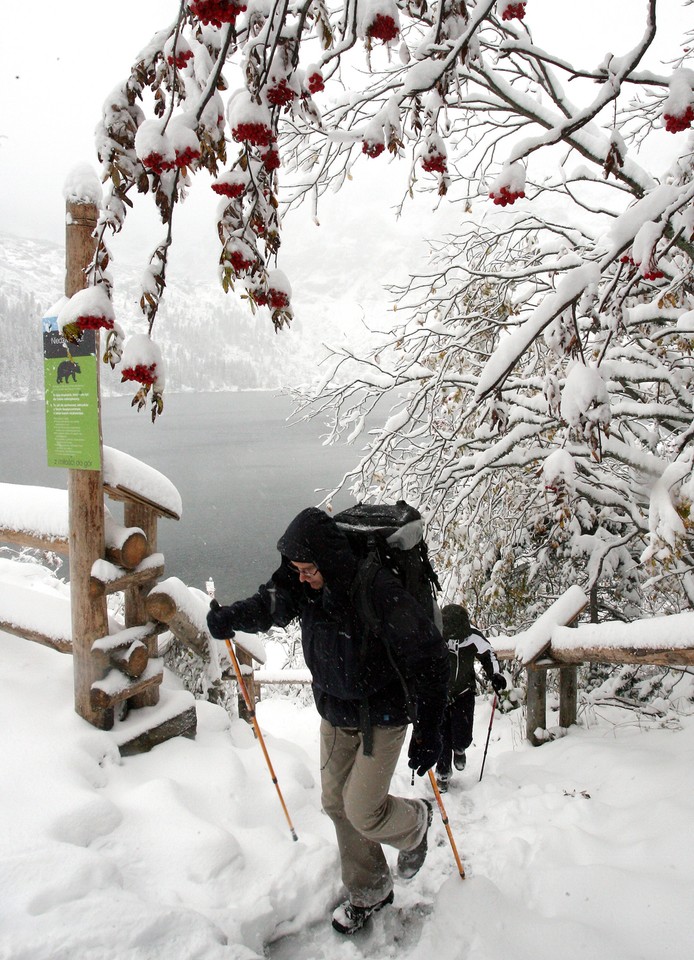 TATRY MORSKIE OKO OPADY ŚNIEGU