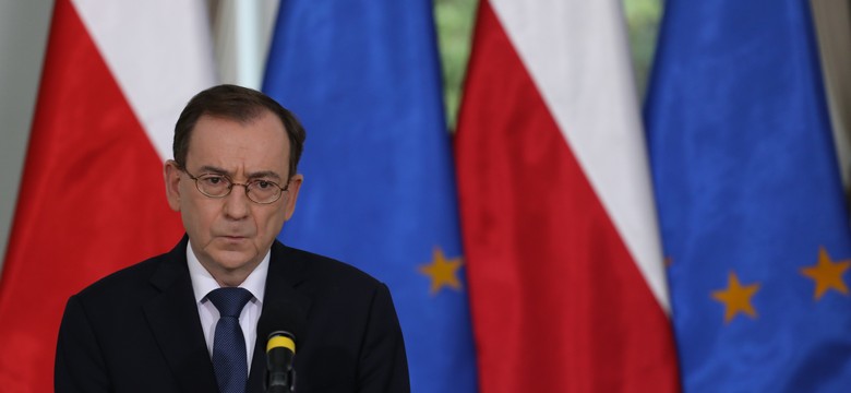 Szef MSWiA: Prawie 31 tys. użytkowników telefonów zagranicznych otrzymało ostrzegające SMS-y
