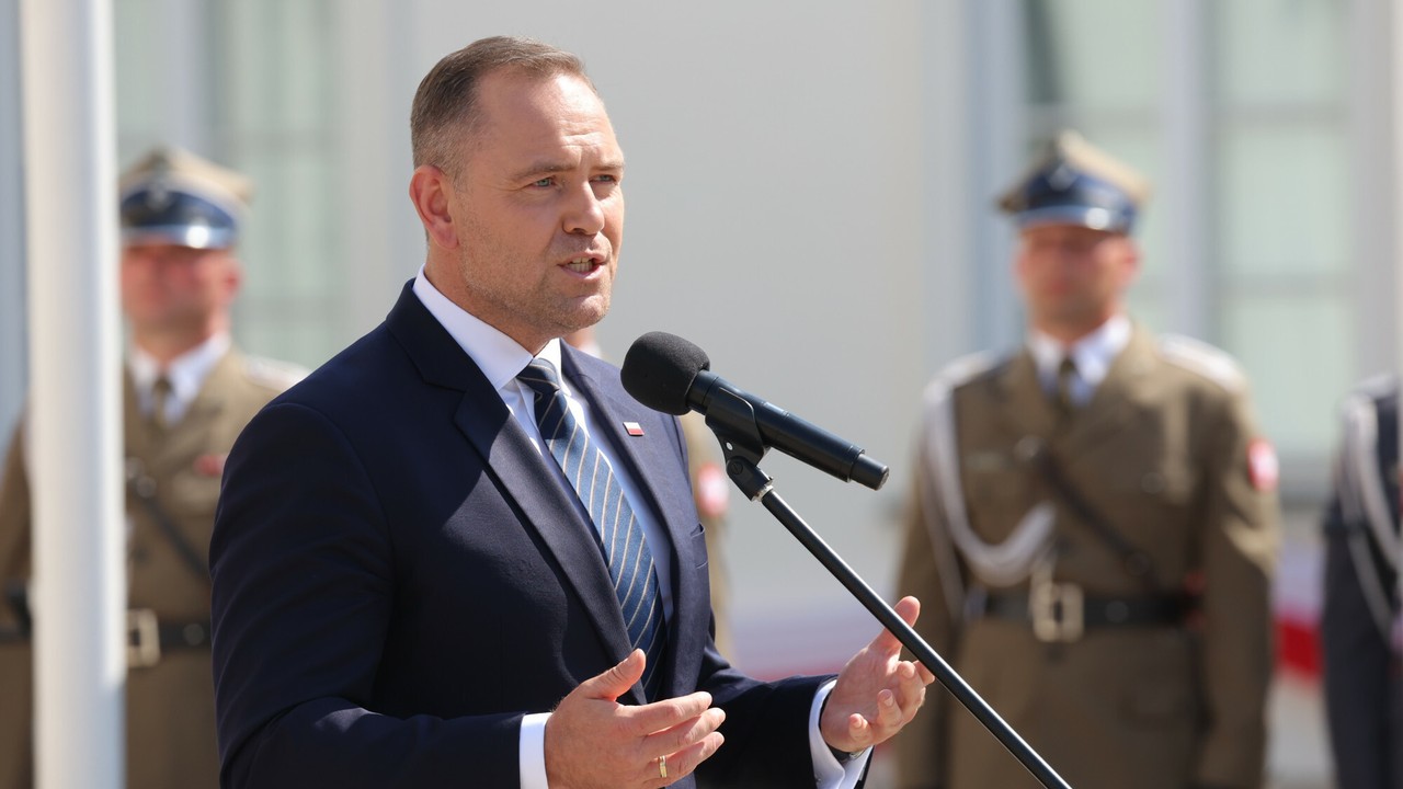 Karol Nawrocki wręczył nominacje generalskie. Podziękował wicepremierowi