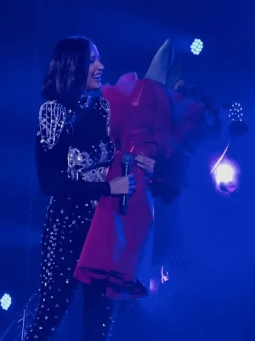 Aleksandra Prijović sa poklonom od muža