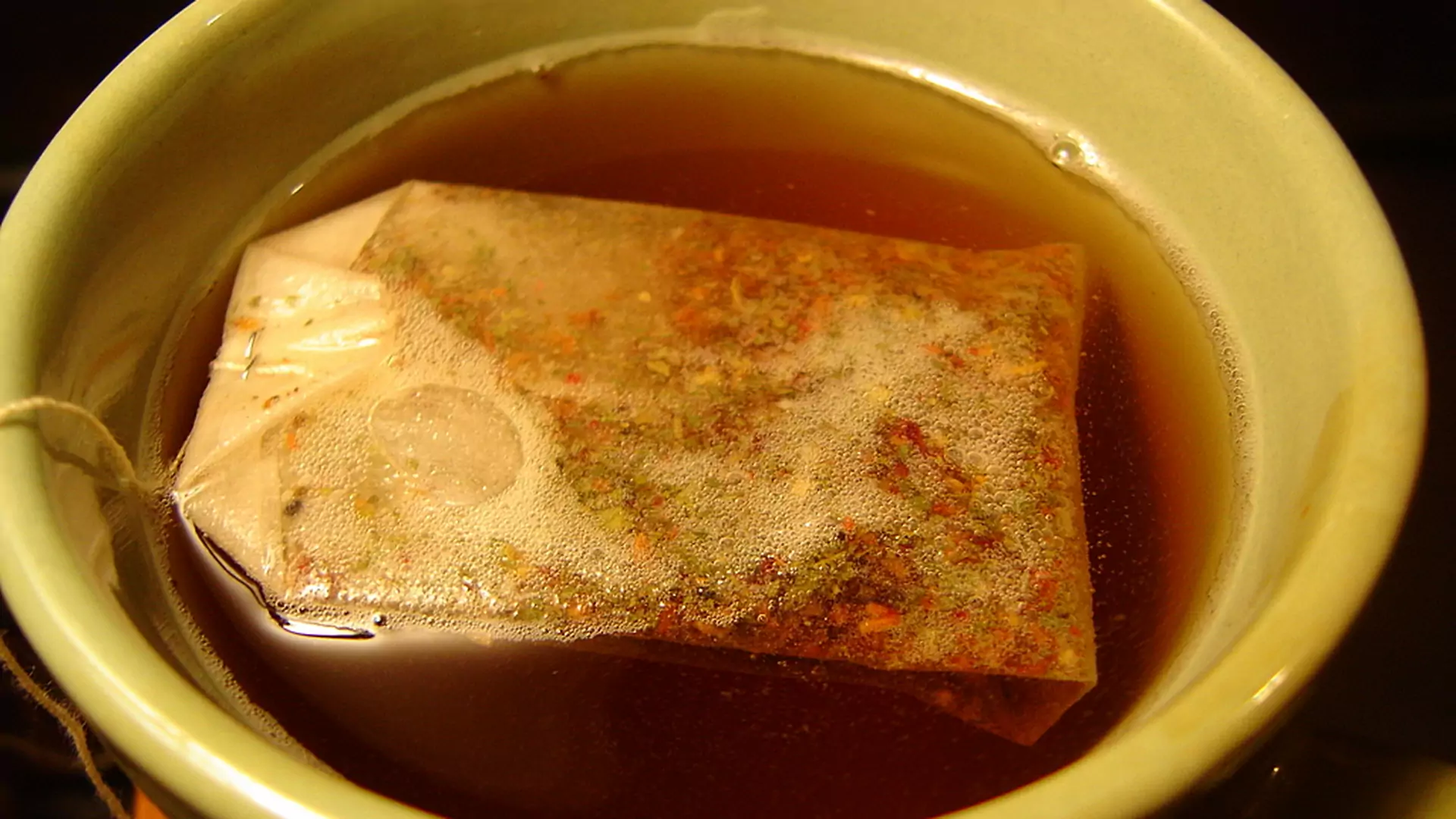 7 zaskakujących sposobów na wykorzystanie zużytej torebki z herbatą