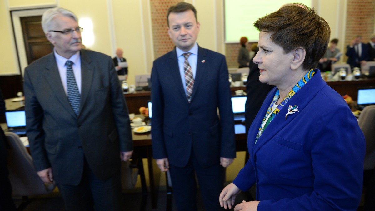 WARSZAWA POSIEDZENIE RZĄDU (Witold Waszczykowski, Mariusz Błaszczak, Beata Szydło)