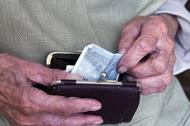 Pieniądze emerytów to łakomy kąsek dla firm. fot. Jens Kalaene/PAP/DPA.