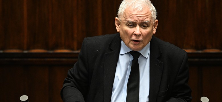 "Nie pozwolę, żeby lekarze byli szczuci". Kaczyński ukarany za słowa o torturach