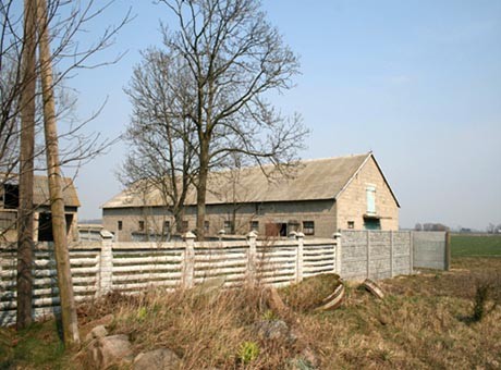Hodowla mieściła się w tym niepozornym budynku