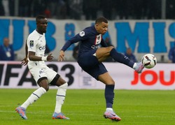 Piękne akcje i gole. Mbappe i Messi błyszczeli w meczu z Olympique Marsylia [WIDEO]