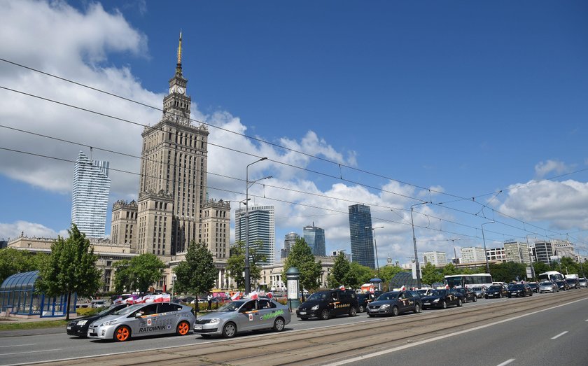 Taxi kontra Uber. O co ta wojna?