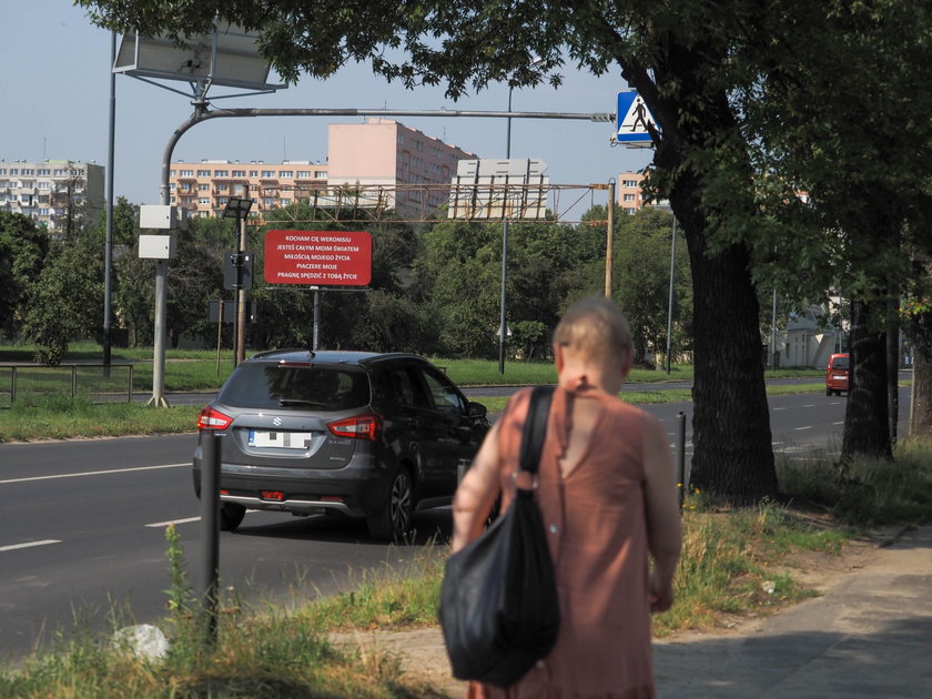 Zrobił to na ulicy! Tajemniczy wielbiciel wyznał miłość Weronice na billboardzie