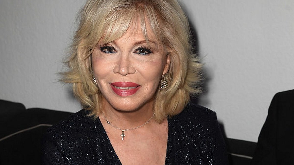 Amanda Lear na pokazie Jean Paul Gaultier. Jak teraz wygląda? [ZDJĘCIA]