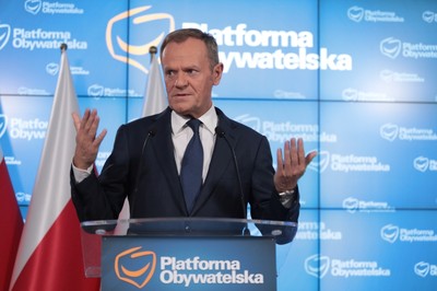 Lider PO skrytykował KPRM. Tusk: rząd abdykował, stchórzył przed pandemią